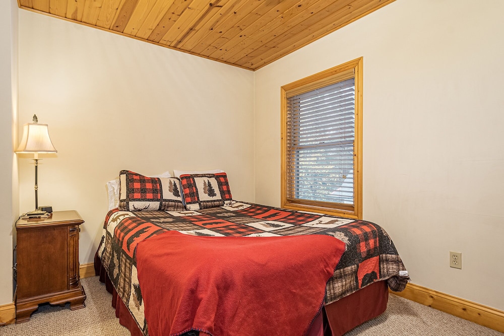 Lakeside Lodge view 4