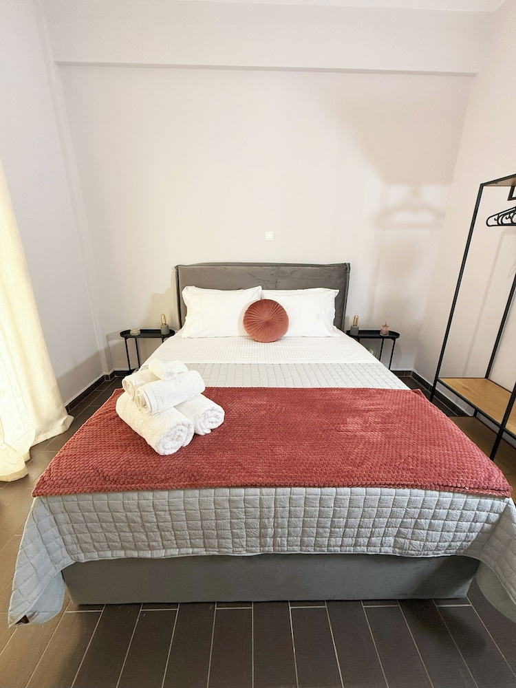 Athenian Petralona Suite