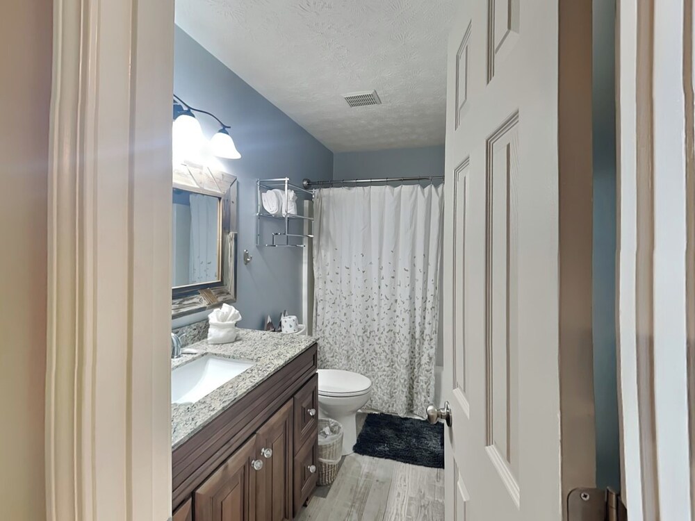 Hilltop Hideaway by Jackson Mountain Rentals