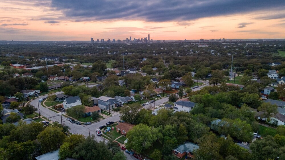 Bonnie by Avantstay Great for Longer Stays, 12 Min to Downtown view 3
