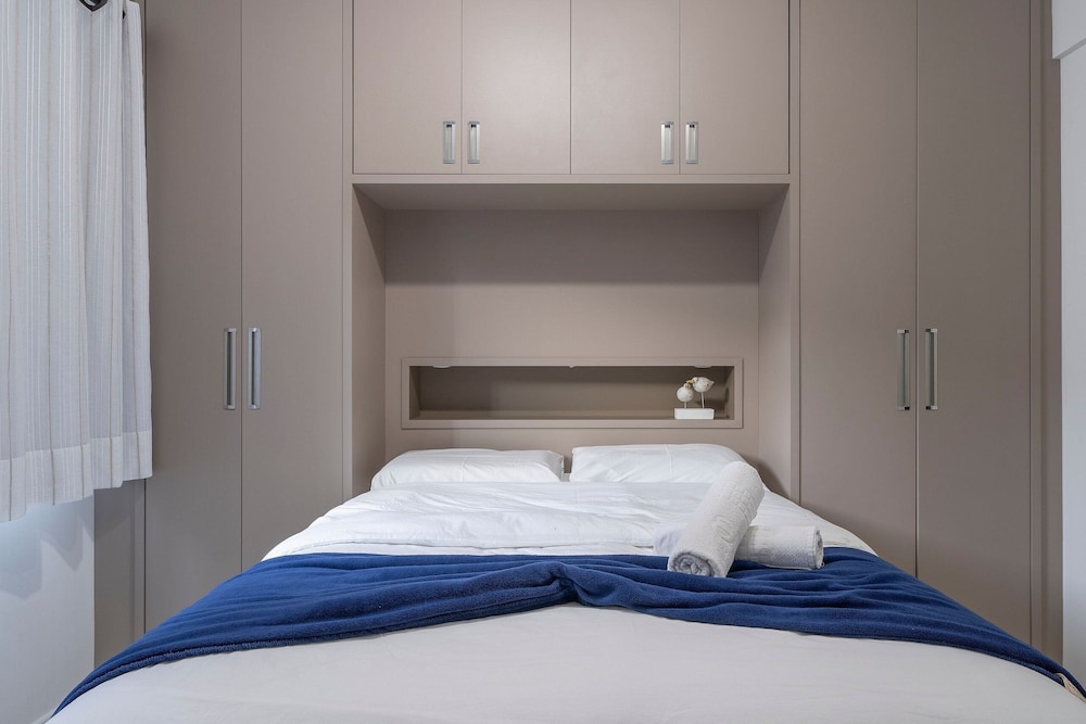 2-bed Apt w/ BBQ - Downtown Bombinhas Caa103