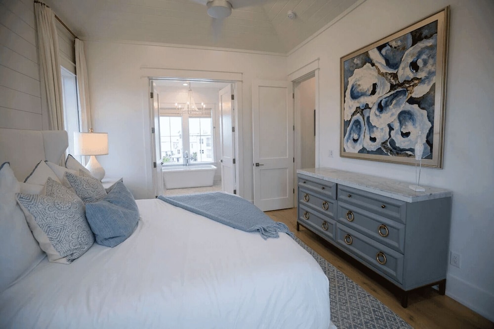 Sunset Pointe 30A by Avantstay Gulf Views, Carriage, Pool