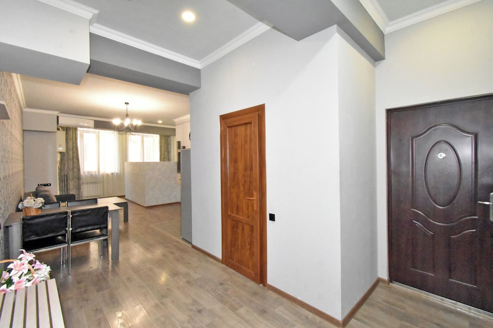 Apartment in Teryan street