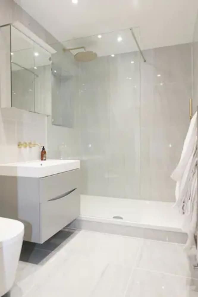 Shoreditch - Immaculate 2 Bedrooms Flat For 6