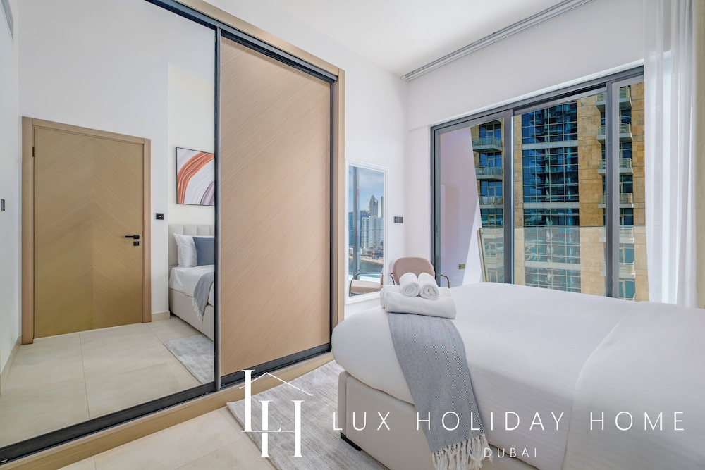 LUX The Modern Binghatti Canal Suite 3