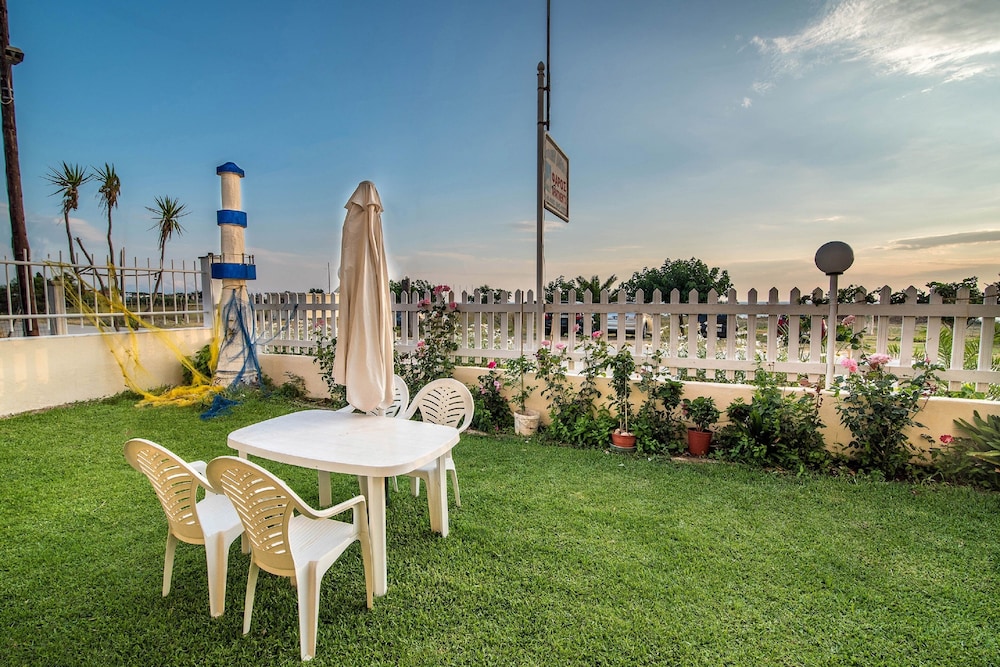 Faros Apartments
