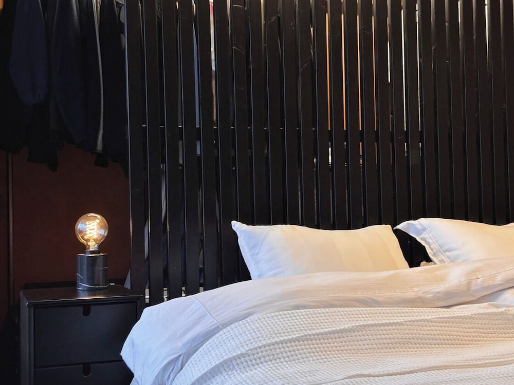 Suite with Sauna & Jacuzzi in Kamppi