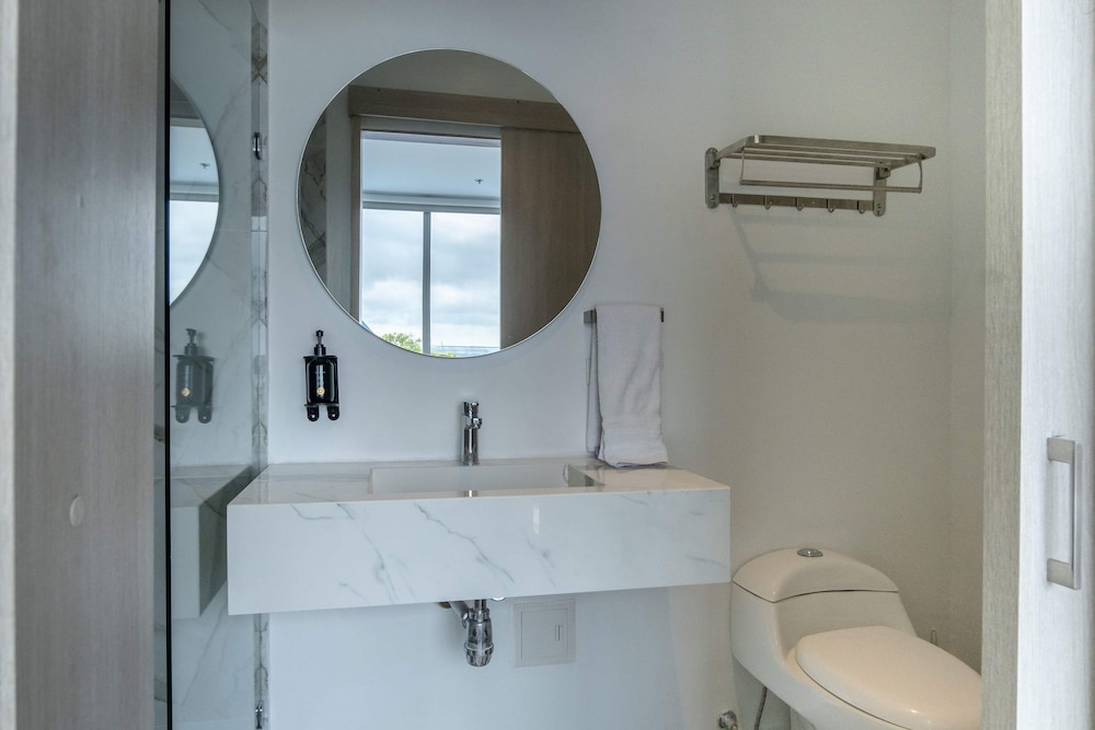 w Sophisticated 3BR w Magical Terrace in CTG