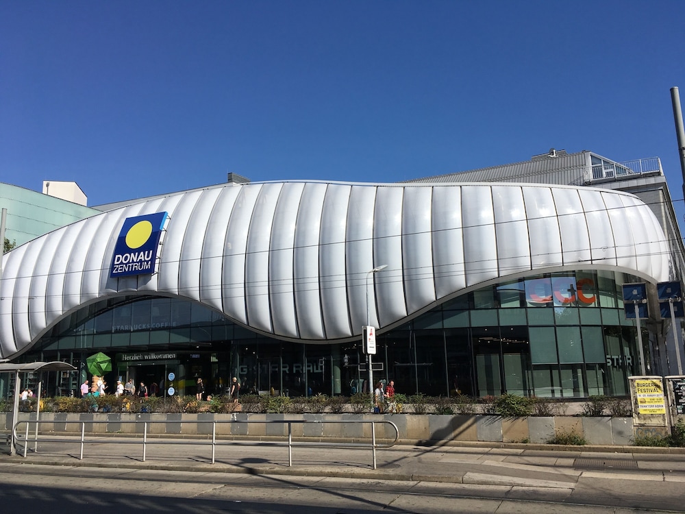 AJO Vienna Messe - Contactless Check-in