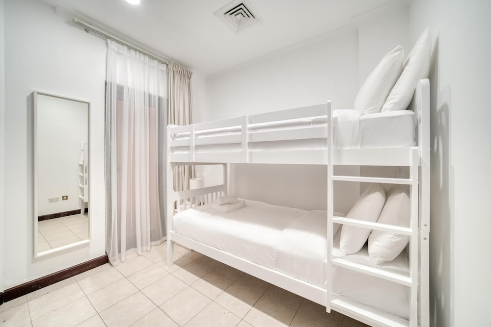 Exclusive 6BR Palm Villa w Private Pool and Beach