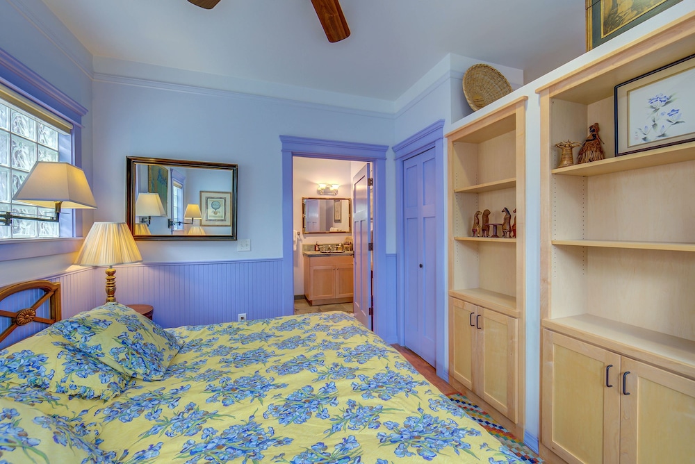 Ashland Vacations - Carlisle Garden Suites - Property Image 1