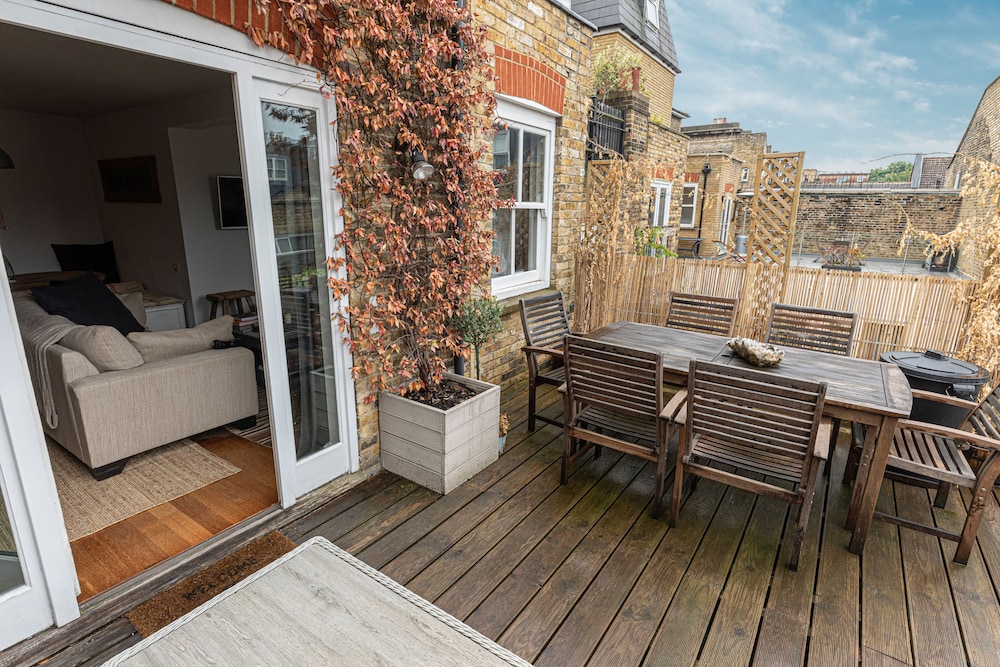 outdoor bbq area