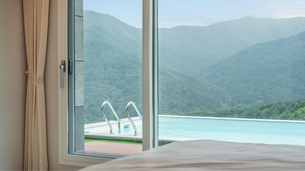 Gapyeong Staysumok Pool Villa Pension
