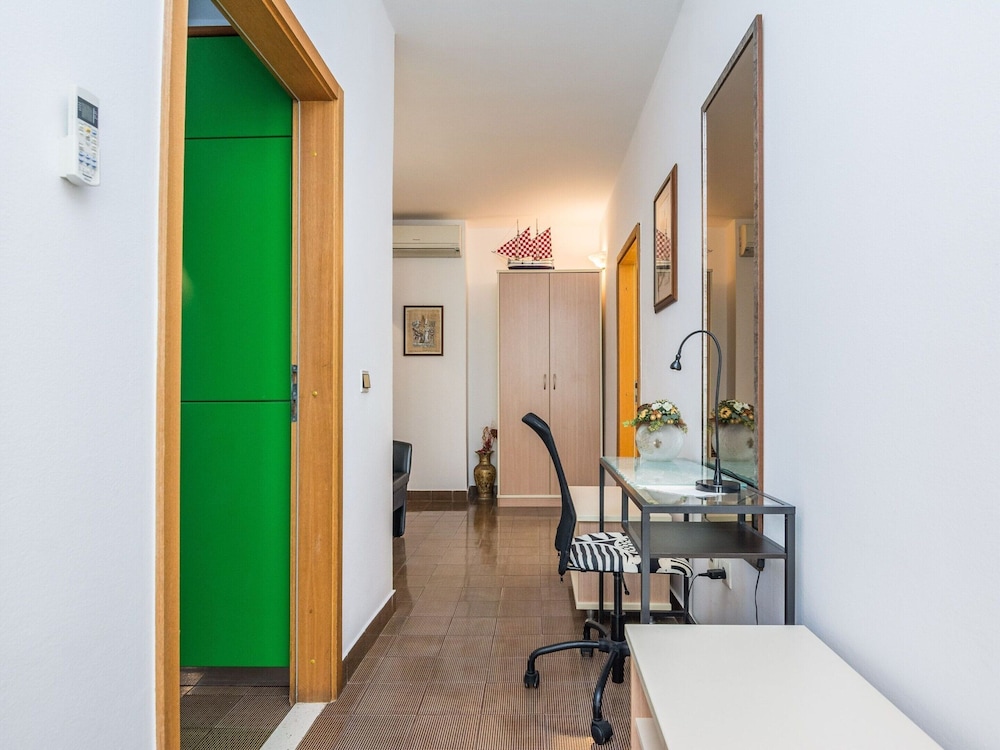 Apartment on Vir Island Near Sandy Beaches