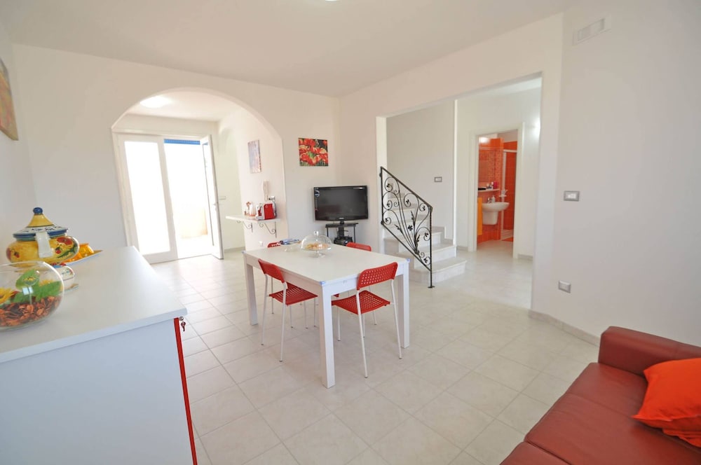 Villa Sacher Sleeps 12 Just 100 Metres From the sea