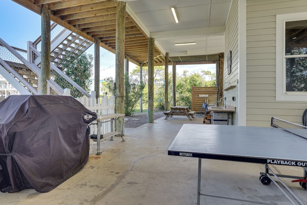 Walk to Ocean: Beach House w/ Pool in Port St Joe!