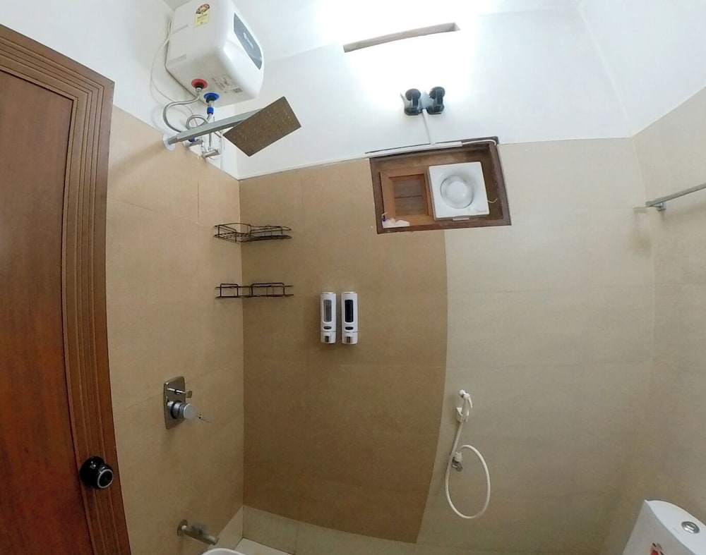 Makam Holiday Home