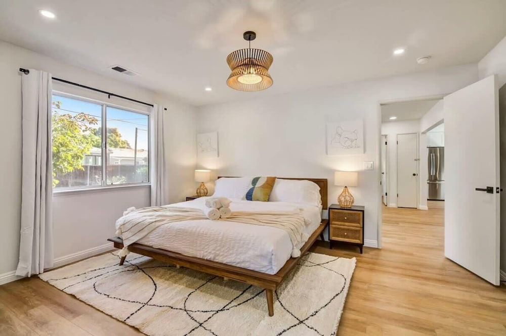 @ Marbella Lane - Stylish Cozy4br in Siliconvalley