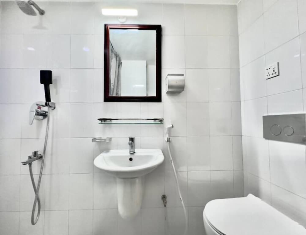 250sqft 4 Economy Stay Pool & Gym