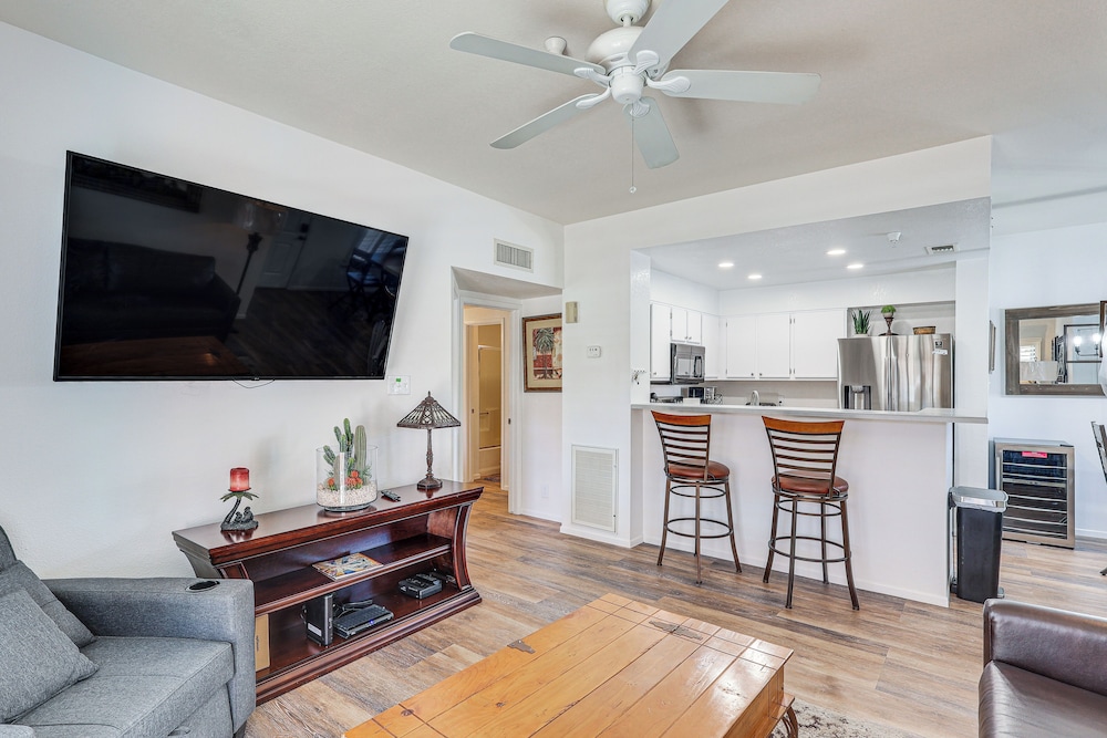 1 Mi to Beach: Condo w/ Pool in Lake Havasu City