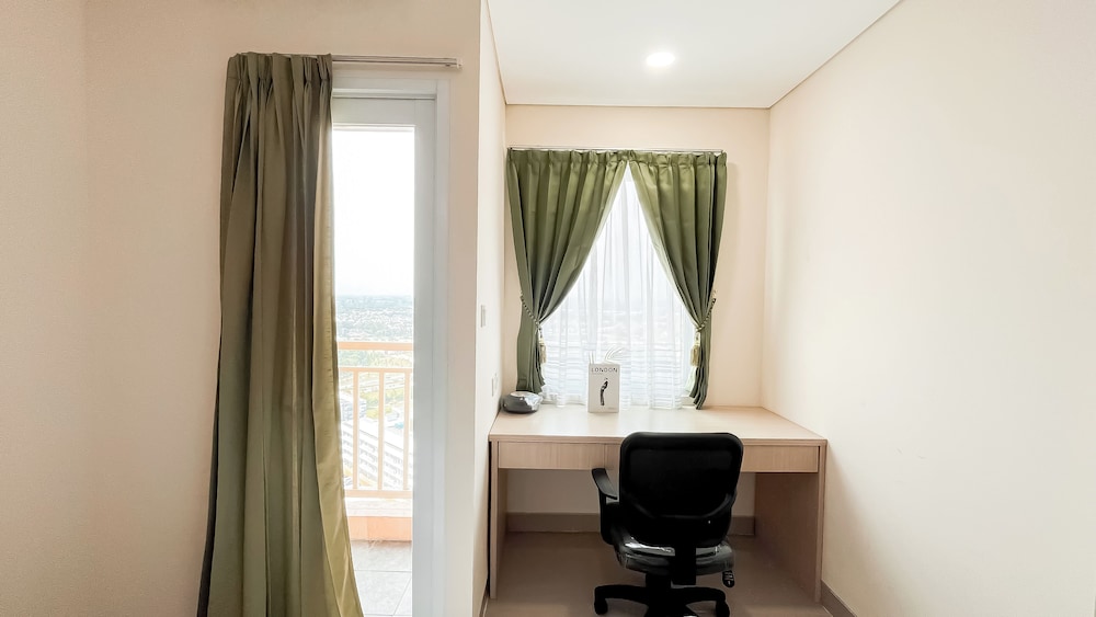 Modern And Homey Studio Apartment B Residence By Travelio