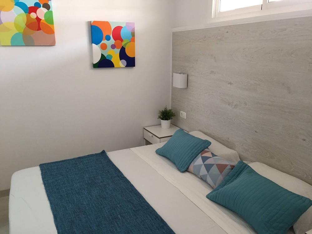 Delicious Los Cristianos,achacay,2bdr & 2bathr Beach Close Wifi Free