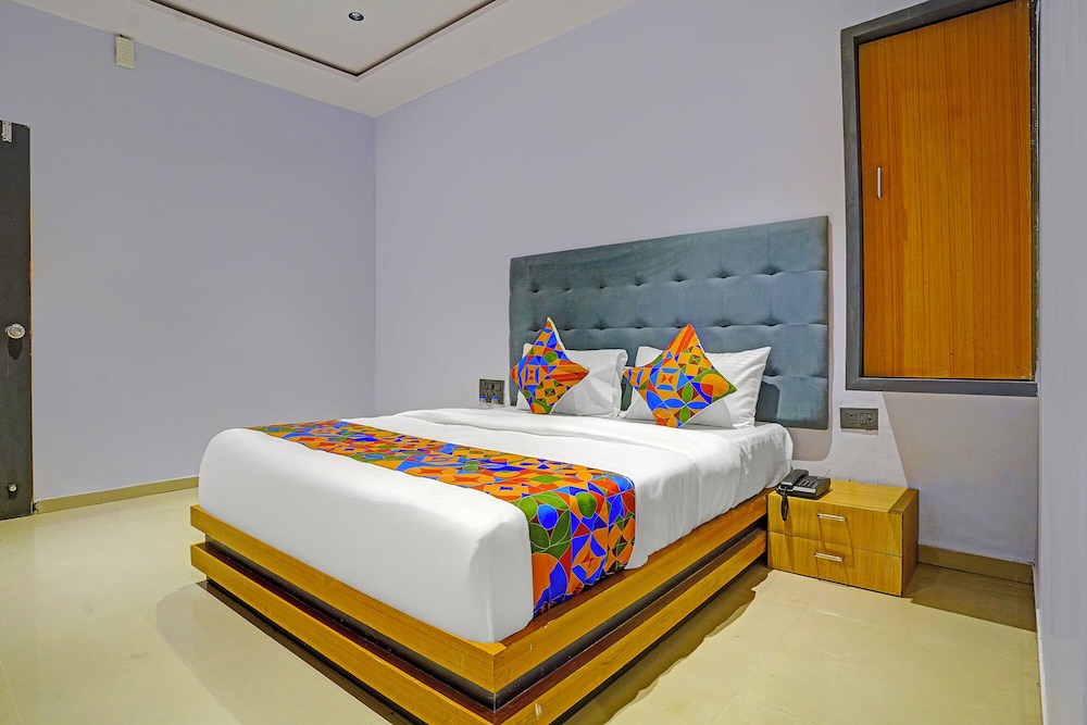 Fabhotel Nidhivan Palace