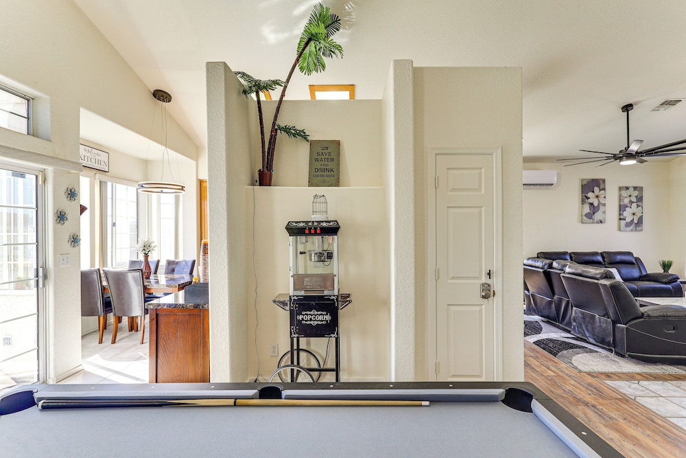 Pool, Games & Patio Bar! Epic Bullhead City Oasis