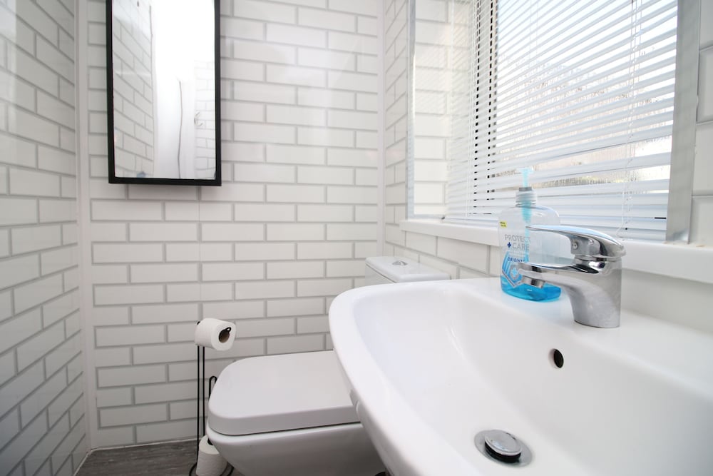 Comfortable Studio Near City Centre, Free Parking view 2