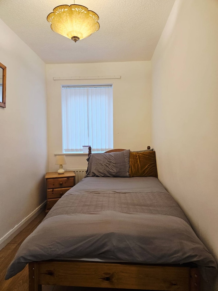 Egremont 2-br Flat With Free Parking & Wi-fi