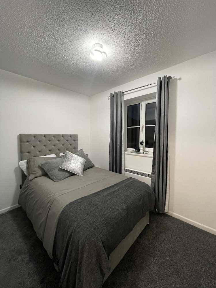 Cosy Cardiff Apartment Near City Centre view 2
