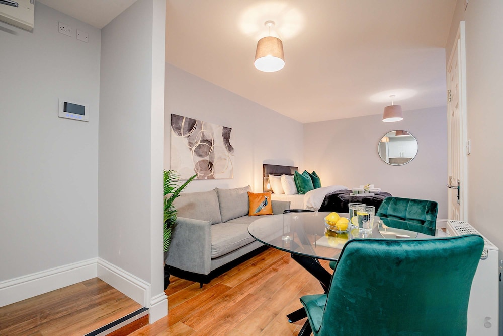 Host Stay Bridge Street Studio Apartment