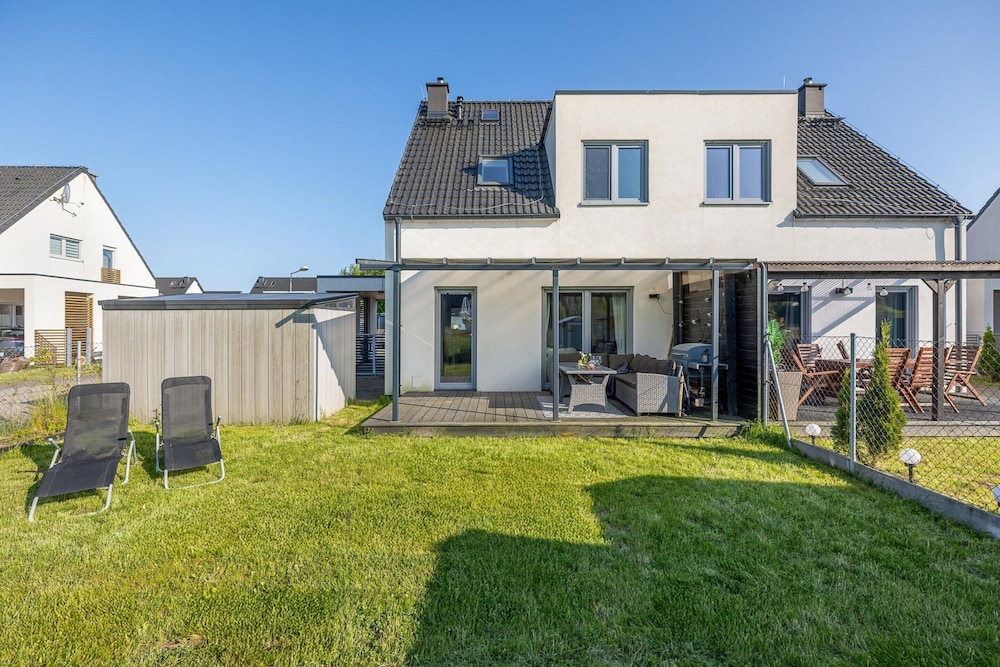 Holiday Home, 3 Bedrooms, Private Garden