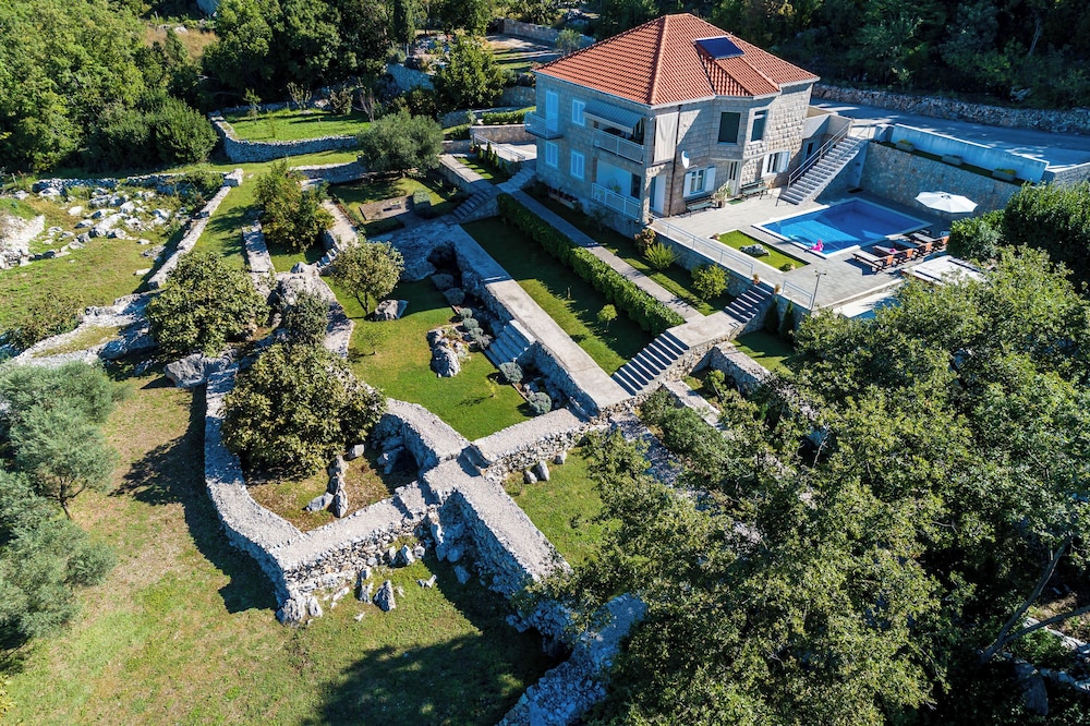 Villa Oasis Cypress