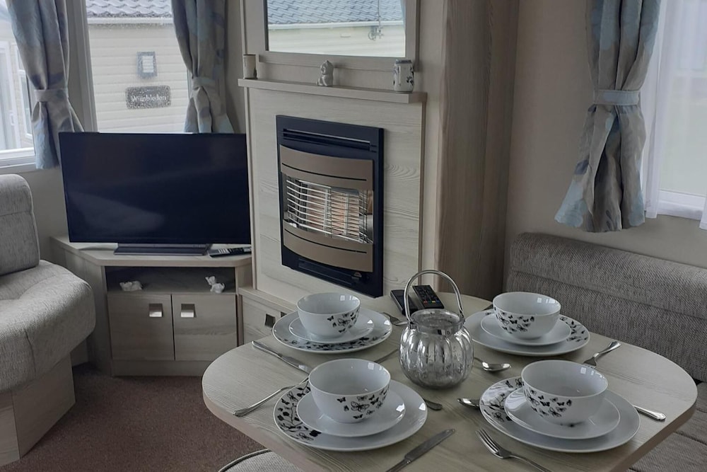 Perranporthcaravan/2bedroom/tv/gasfire