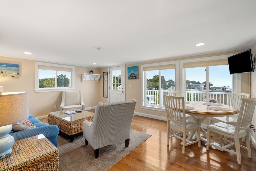 Guest House Suites