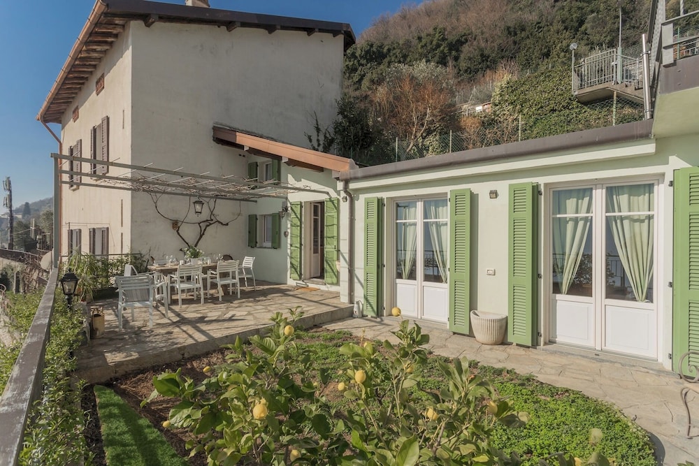Giuliano's House - Amazing Lake View by Rent all Como