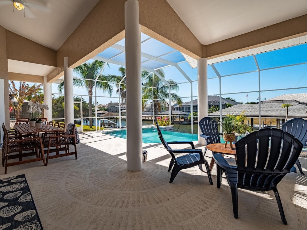 Casa Coral- Heated Infinity Pool Canal Home