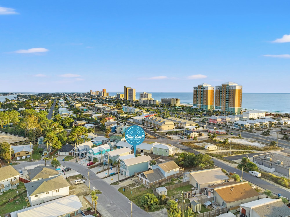 Spacious 4-bed, 3-bath Beach House Sleeps 12 for the Perfect Getaway