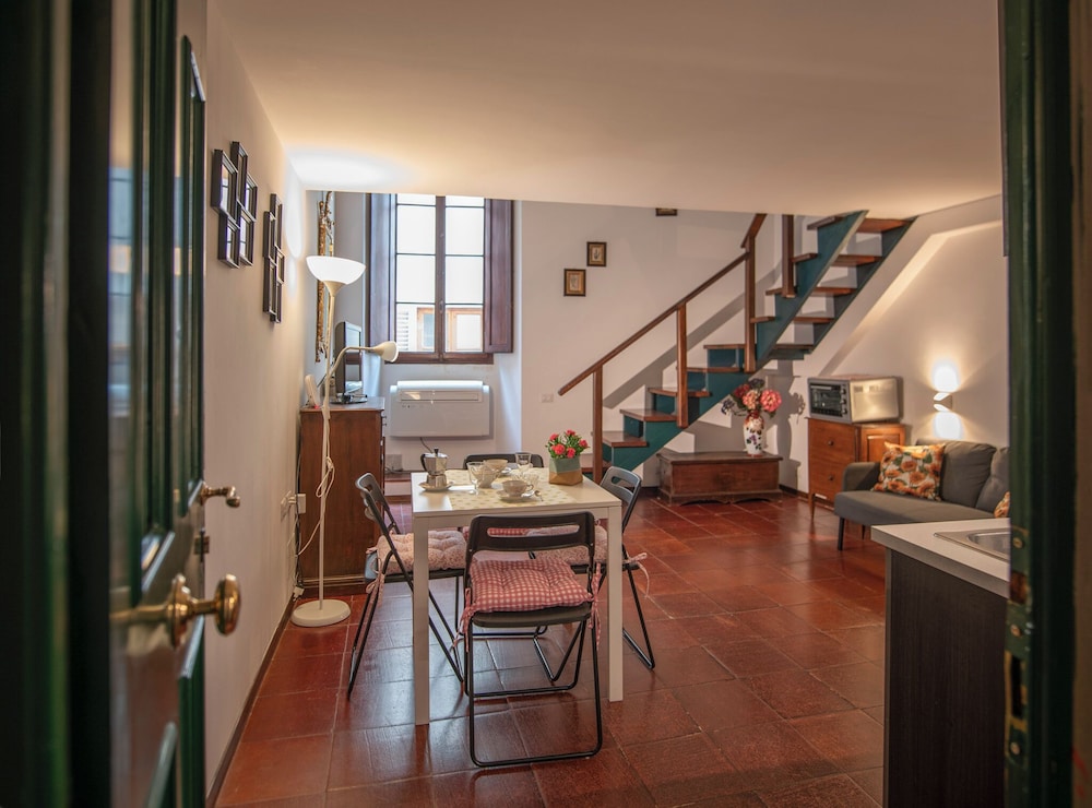 Mamo Florence - Borgo San Jacopo Apartment
