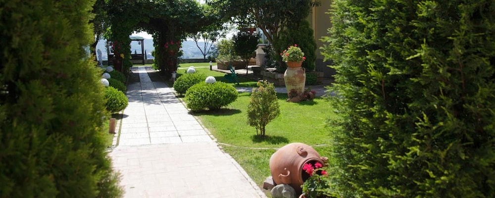 Agriturismo Borgo Santa Rosa