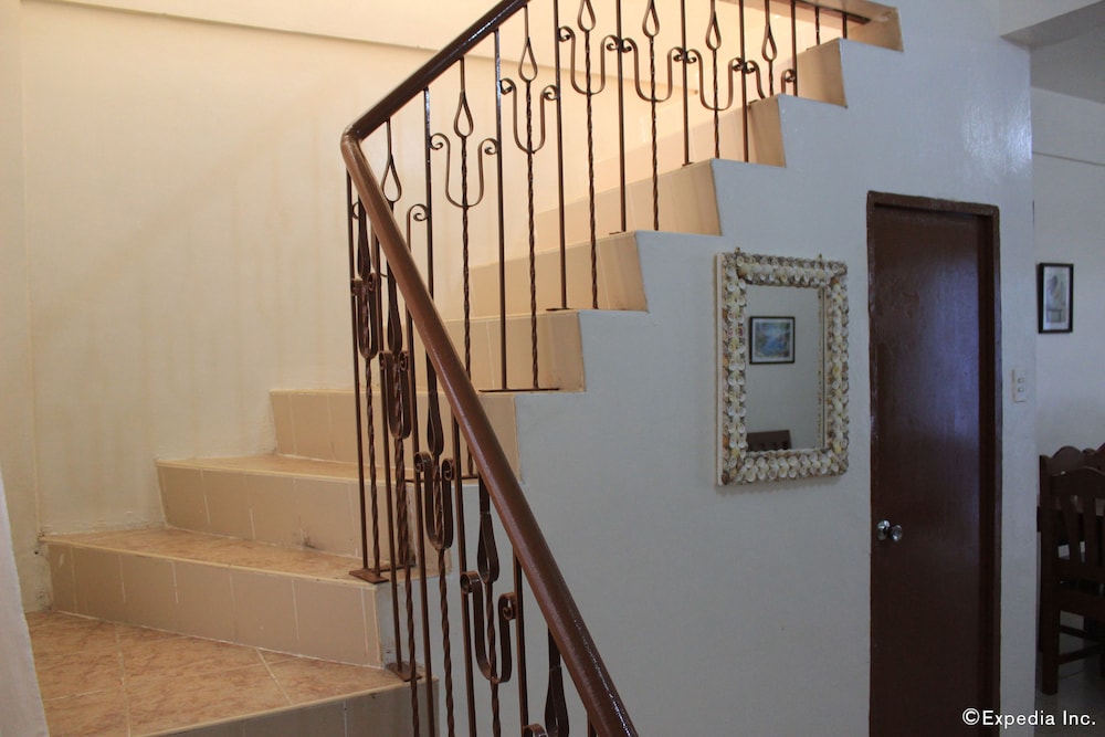 Coron Village Lodge