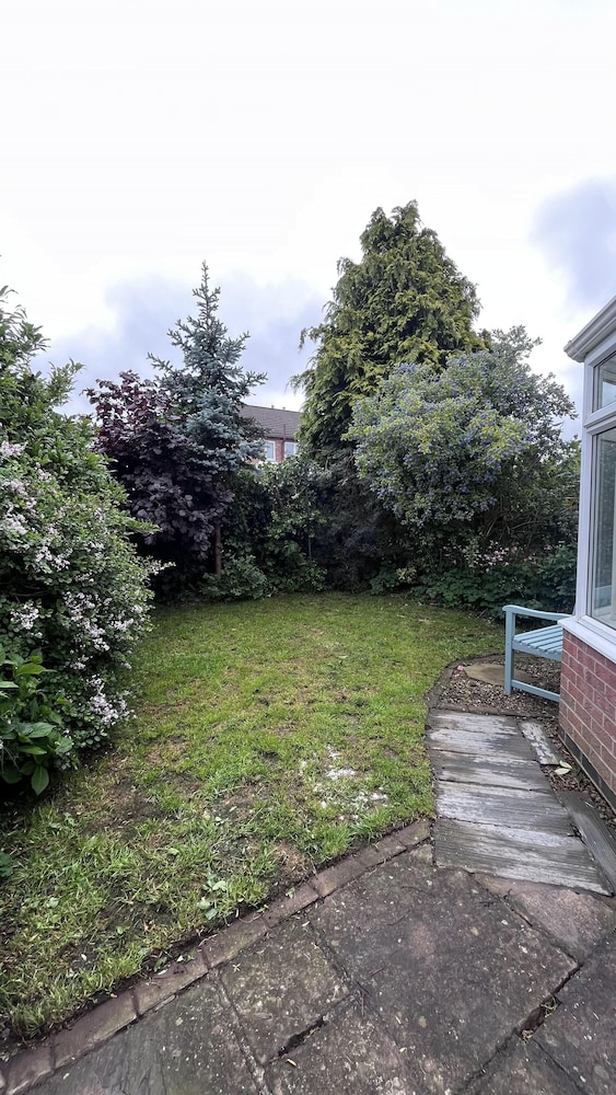 Stockton-on-tees - 2 Beds - Pet Friendly - Parking