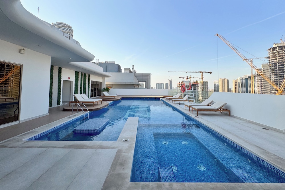 PVH - Sleek 1BR - Pearl House 1