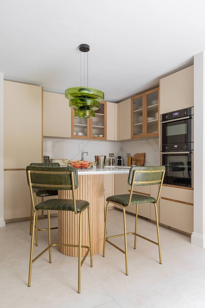 Culford Gardens III by Onefinestay