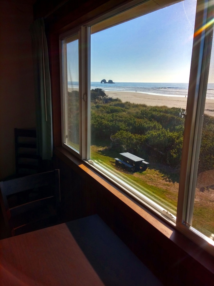 Silver Sands Motel