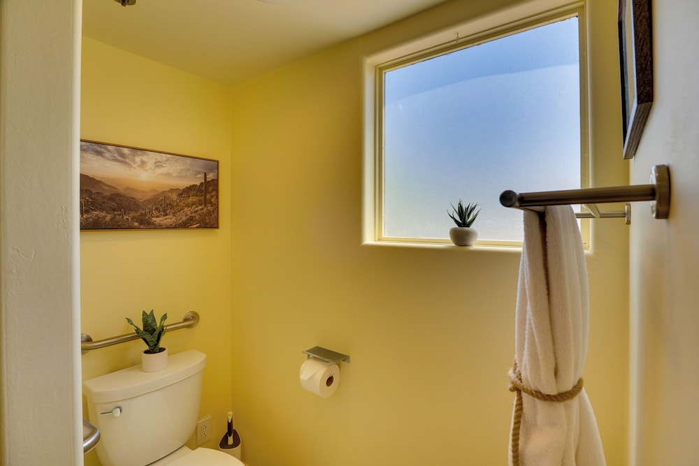 Amazing Desert Views! Tucson Casita on Golf Course