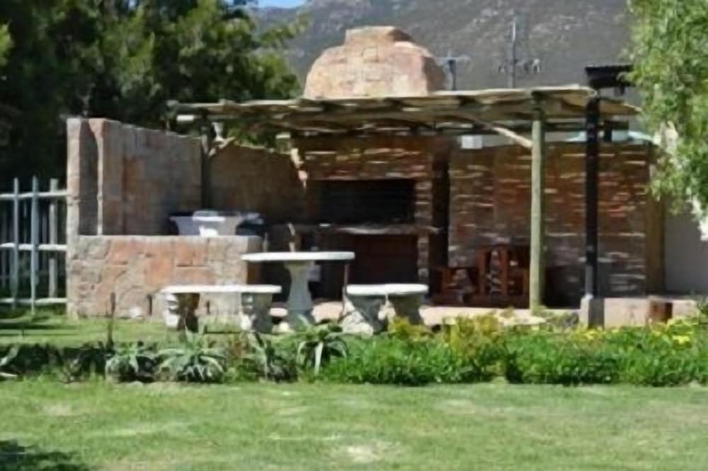 Kingfisher Hollow Exclusive Guest House