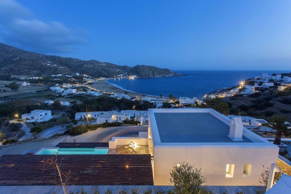 Far Out Hotel & Spa