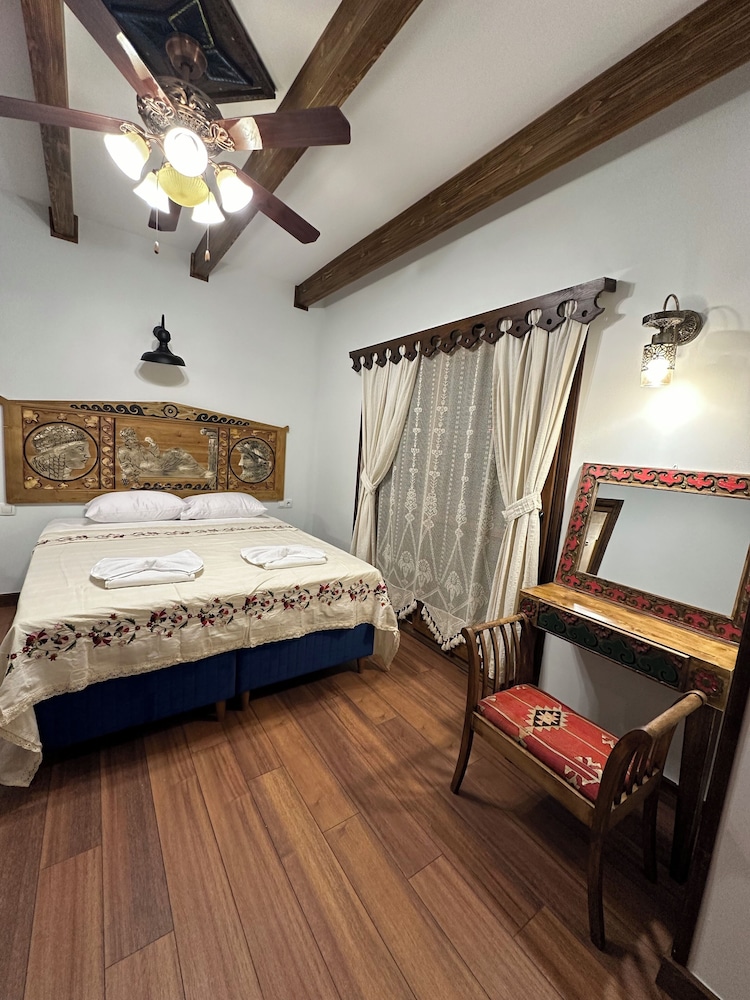 St.Johns hill boutique Ephesus